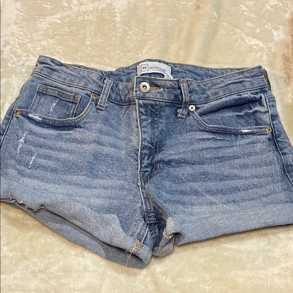 RE Generation by Celebrity Pink Classic Blue Denim Mid-Rise Shorts - Picture 1 of 10